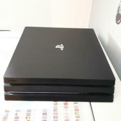 Play Station 4 PRO