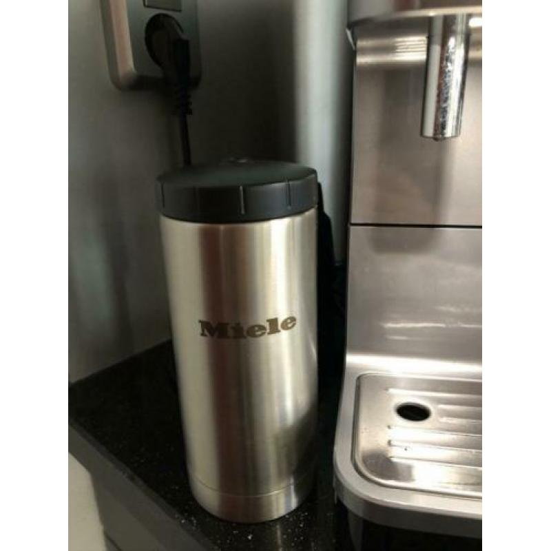 Vrijstaande koffieautomaat Miele CM 6300