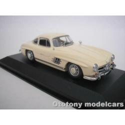 Mercedes Benz 300SL Coupe 1955 Cream 1/43 Maxichamps