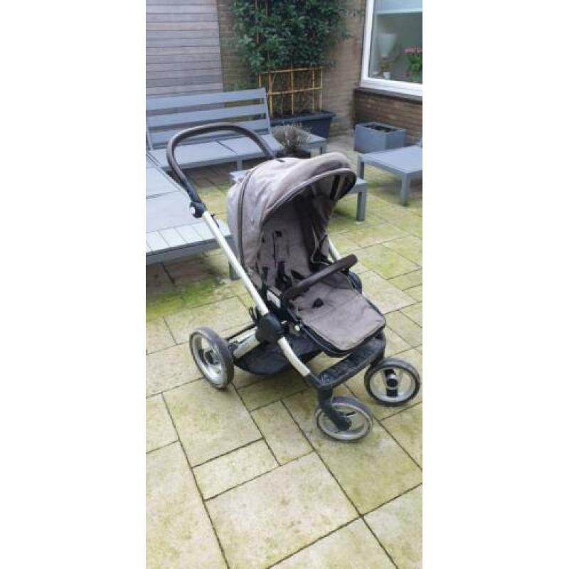 Mutsy Evo Frame Zilver met donkerbruin lederen handgreep