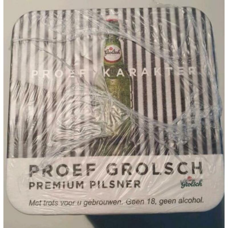 Eén vol pak Grolsch bierviltjes. Mancave?