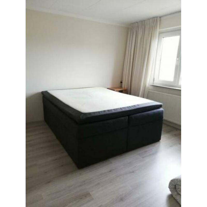 Boxspring 160x200 met opbergbox