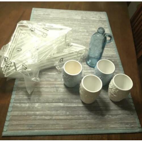 zgan badkamer acc. set blauw wit oa bekers badmat etc.