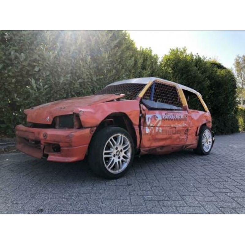 Citroën AX Crossauto casco rollend en remmend