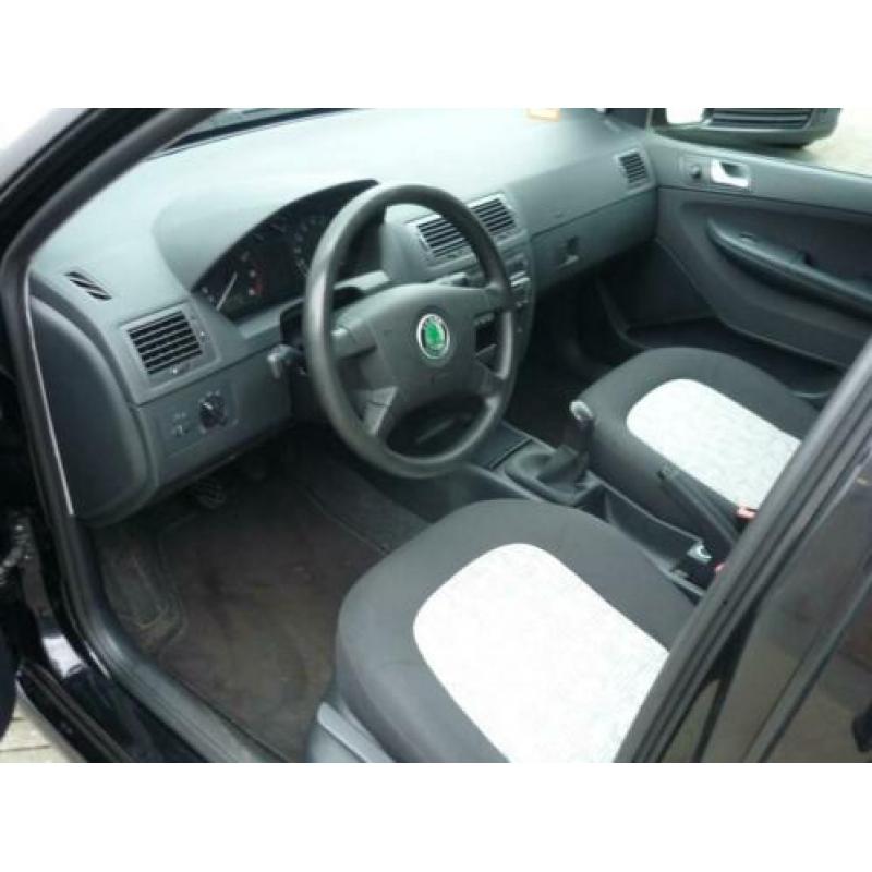 Skoda Fabia Combi 1.4-16V Choice AIRCO APK t/m 31-10-2020