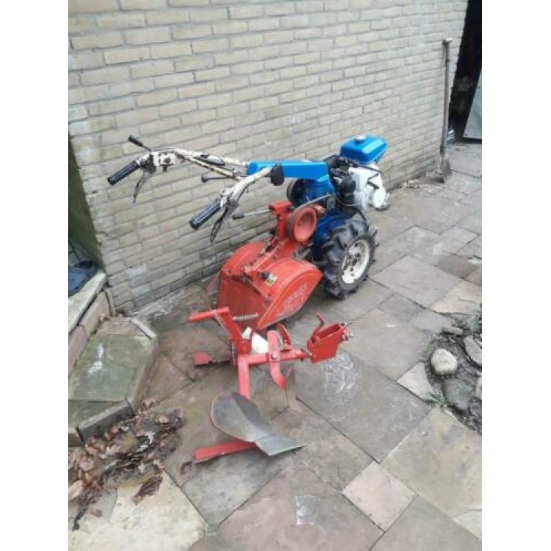 Iseki KC350F tuinfrees met Tielburger wentelploeg