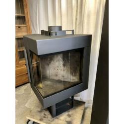 Harrie leenders trias mk2 design houtkachel op voet zgan.