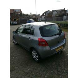 Toyota Yaris 1.3 16V Vvt-i 5DR 2006 Grijs