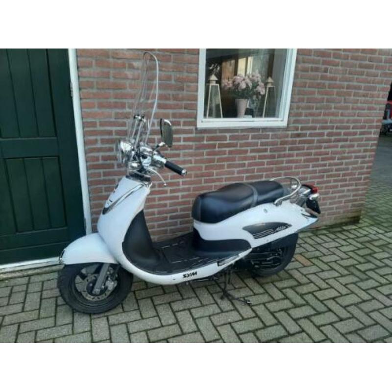 Nette Sym allo 2014 scooter geel kenteken