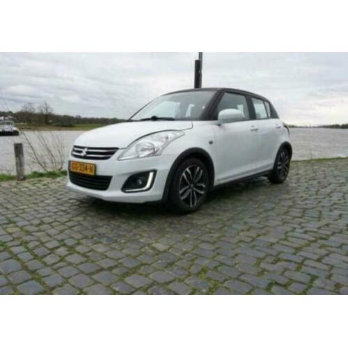 Sportieve Suzuki swift bj 2015 met navigatie! Bomvol opties!