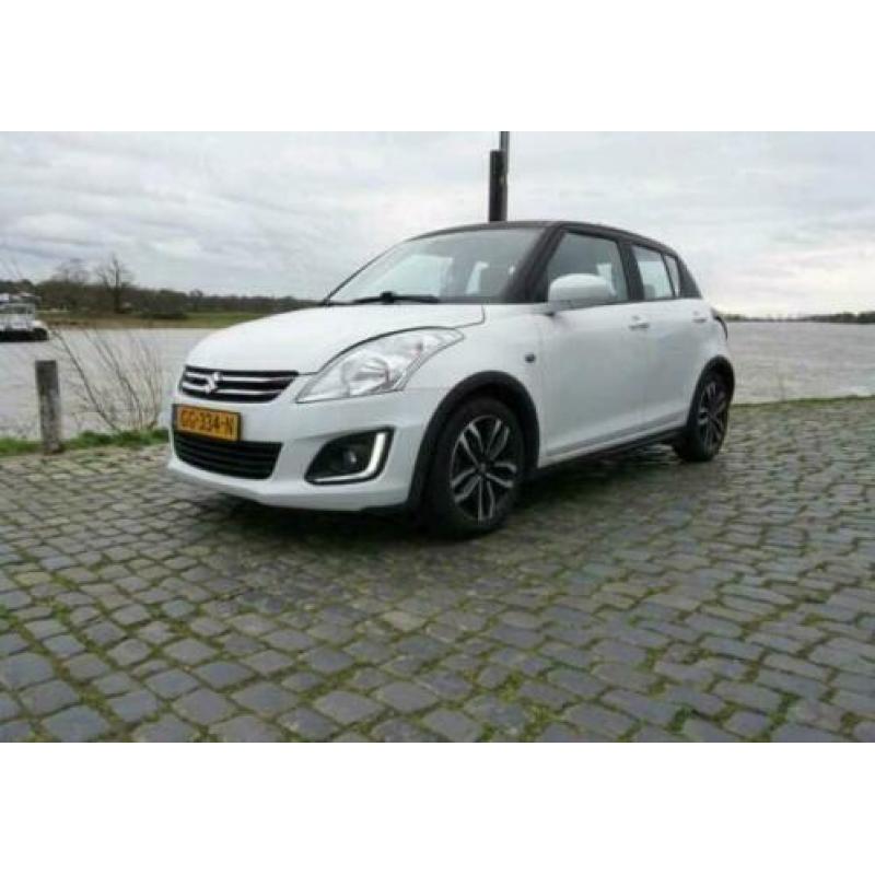 Sportieve Suzuki swift bj 2015 met navigatie! Bomvol opties!