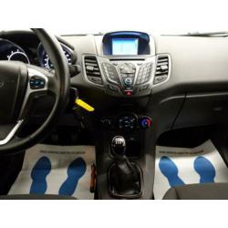 Ford Fiesta 1.0 Style Ultimate-- Full map Navi, Xenon, PDC,