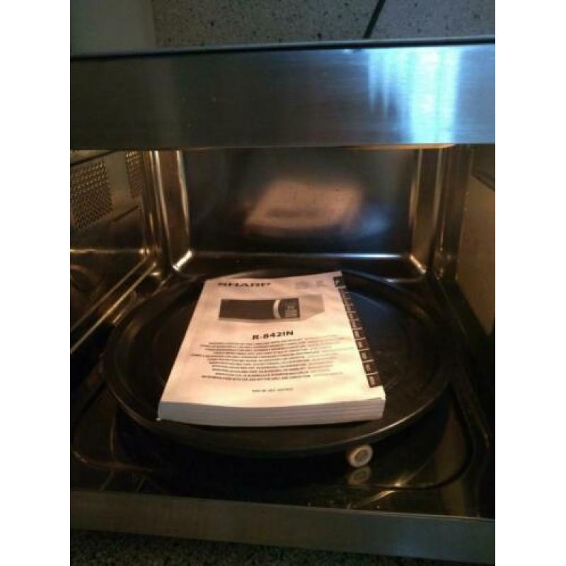 Magnetron Sharp R-842IN met grill en hetelucht