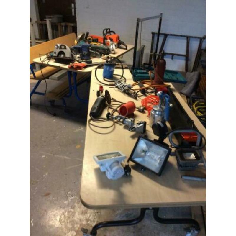 Div gebruikt gereedschap en machines