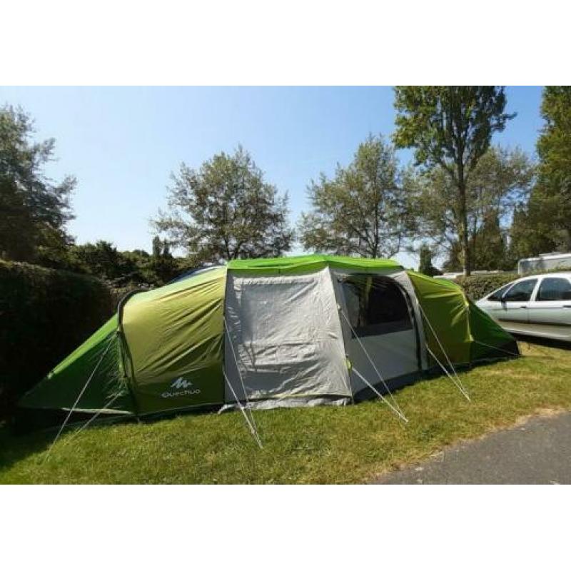 Quechua 8.4 persoons tent.