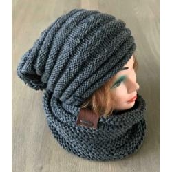 hand gebreide ribbel beanie met col in div kleuren