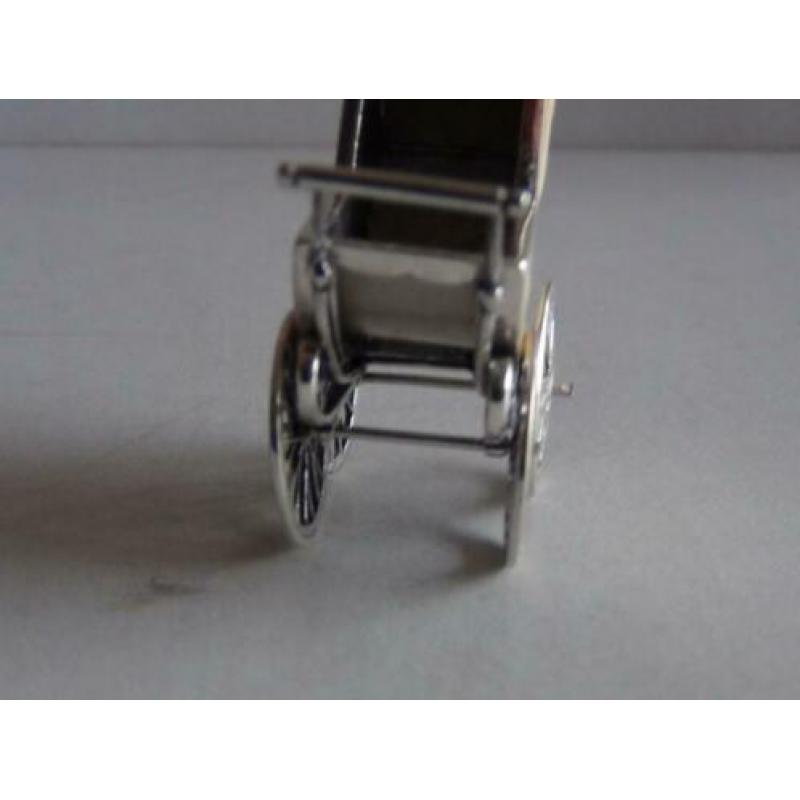 Miniatuur zilver CQ2 grote kinderwagen zilveren miniaturen