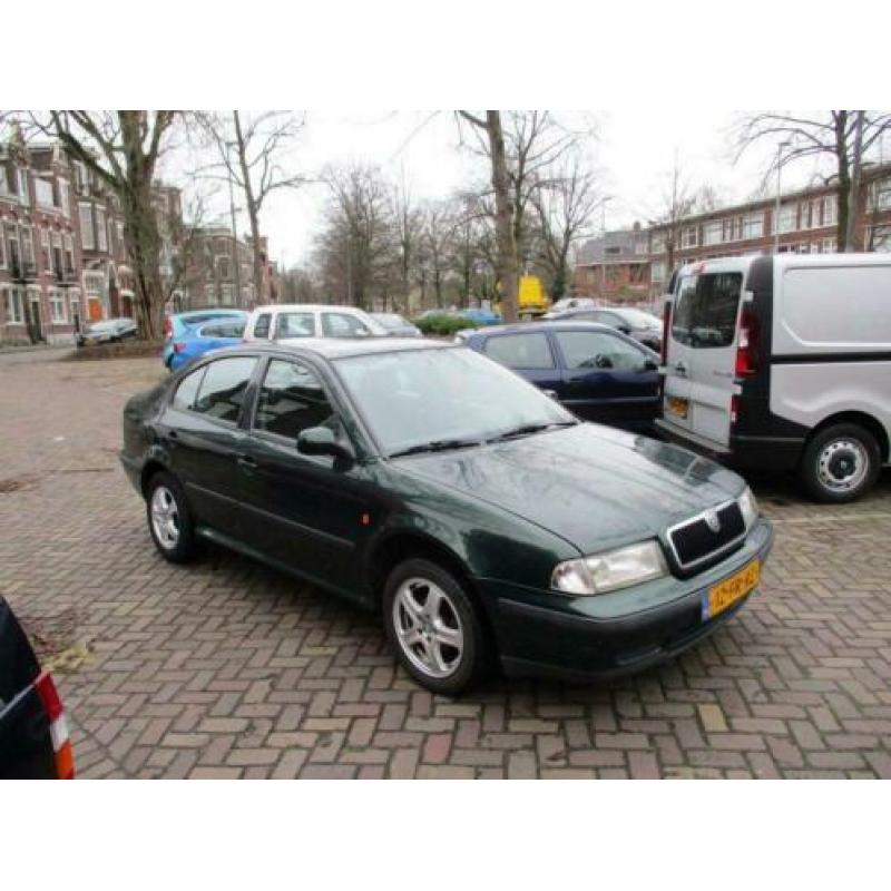 Skoda Octavia 1.6 Ambiente 1 jaar apk