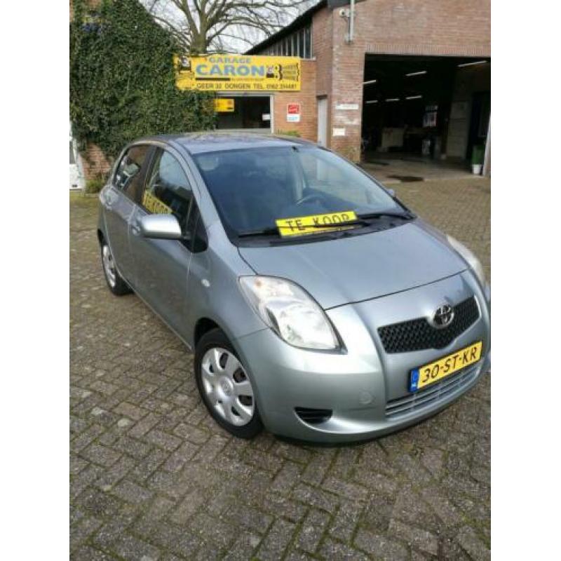 Toyota Yaris 1.3 16V Vvt-i 5DR 2006 Grijs
