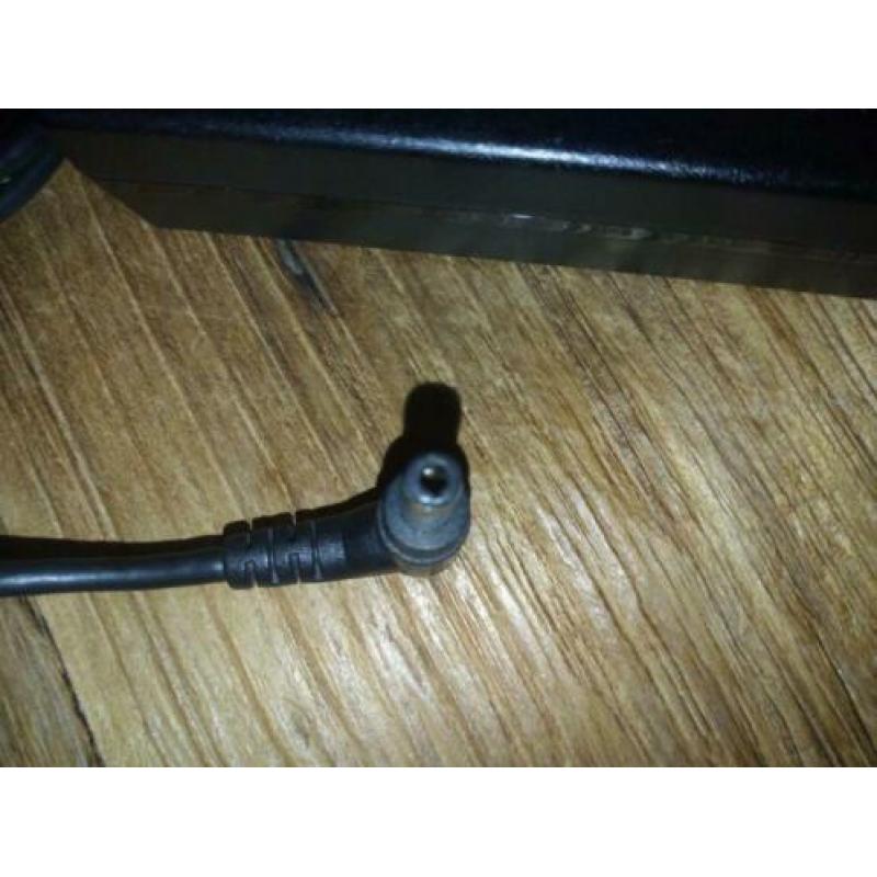 Fujitsu Siemens ac laptop adapter 20V