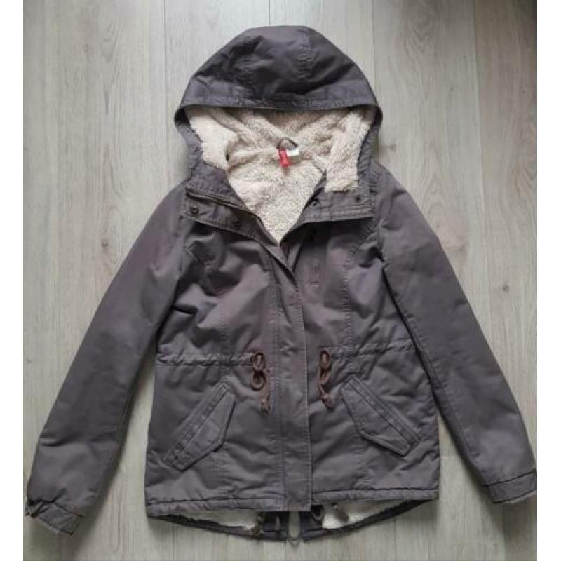 Kledingpakket maat XS S 34 36 Winterjas Silver Creek Mango