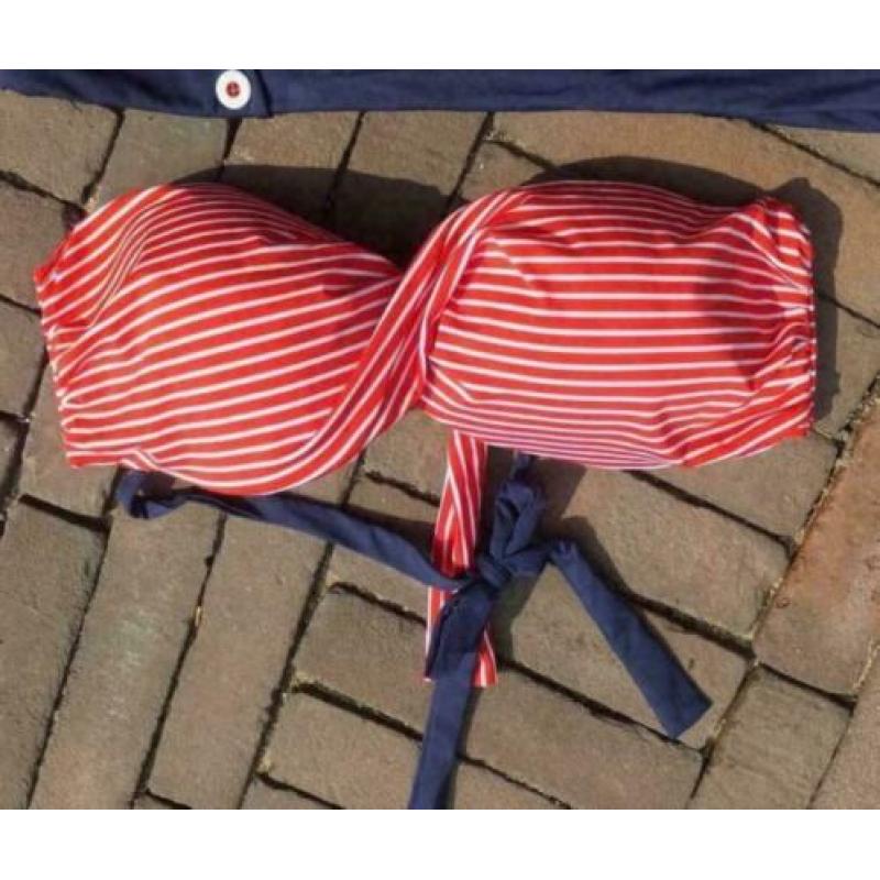 KIWI blauw/rood streep bikini voorgevormde B cup mt 40
