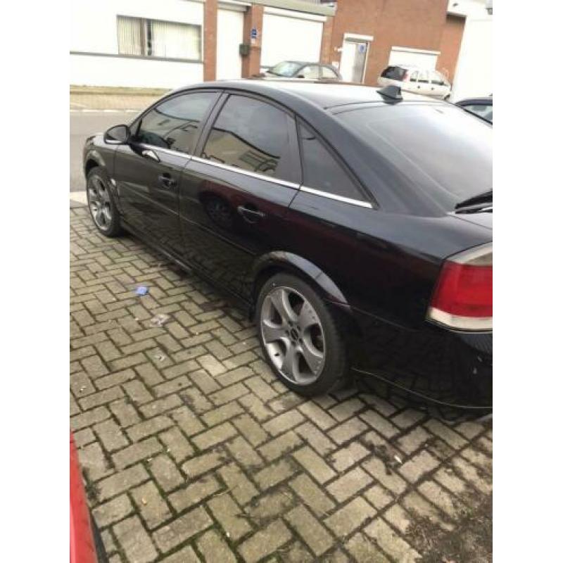 Opel Vectra 2.2 16V HB 2002 Zwart
