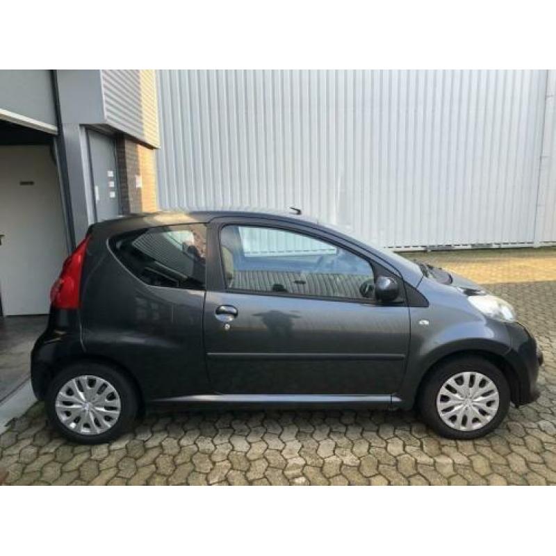 Peugeot 107 1.0-12V XS