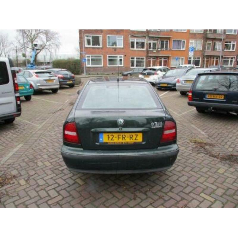 Skoda Octavia 1.6 Ambiente 1 jaar apk