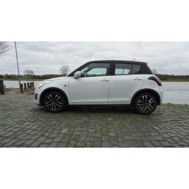Sportieve Suzuki swift bj 2015 met navigatie! Bomvol opties!