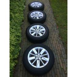 Complete set LM 15 inch originele VW velgen met banden
