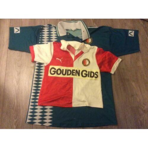 2 oude beschadigd Feyenoord shirts