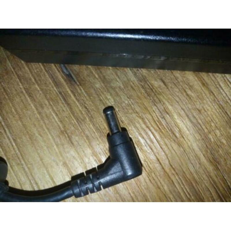 Fujitsu Siemens ac laptop adapter 20V
