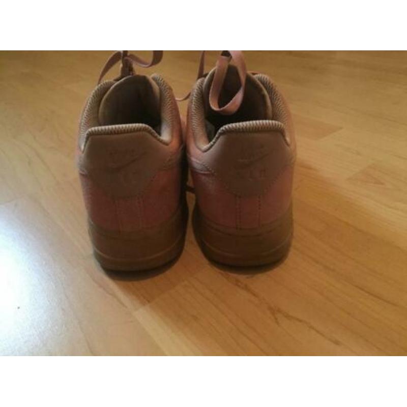 Nike Air Force suède roze