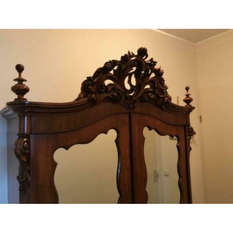 Biedermeier mahonie Kuif kast met spiegel