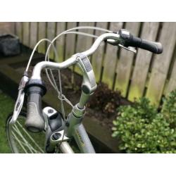 Uitstekende Gazelle Orange Excellent met 8 versn. 28 inch