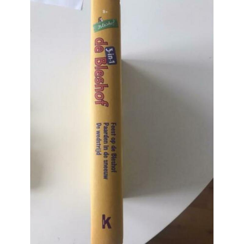 De Bleshof 3-in-1 Paardenboek