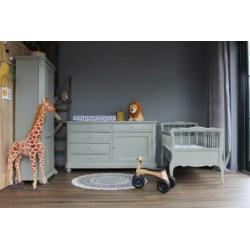 Brocante Babykamer / massief hout / vintage groen / uniek