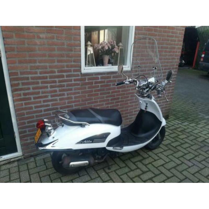 Nette Sym allo 2014 scooter geel kenteken