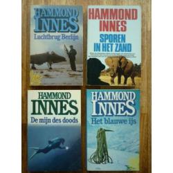 100 paperbacks o.a. van Alistair MacLean, Desmond Bagley