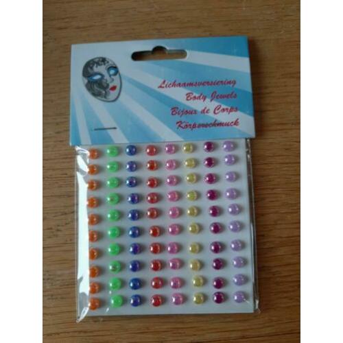 Gezicht steentjes glitter schmink facepaint