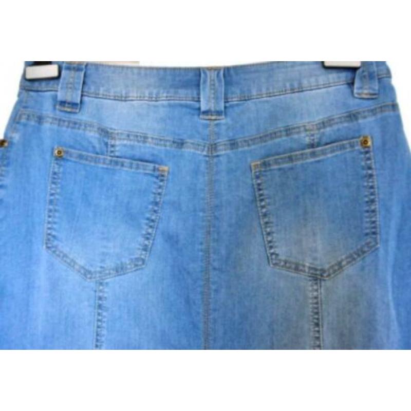 Fraaie jeansrok, merk John Baner. Maat 38/40