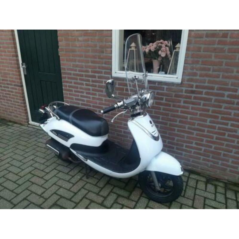 Nette Sym allo 2014 scooter geel kenteken