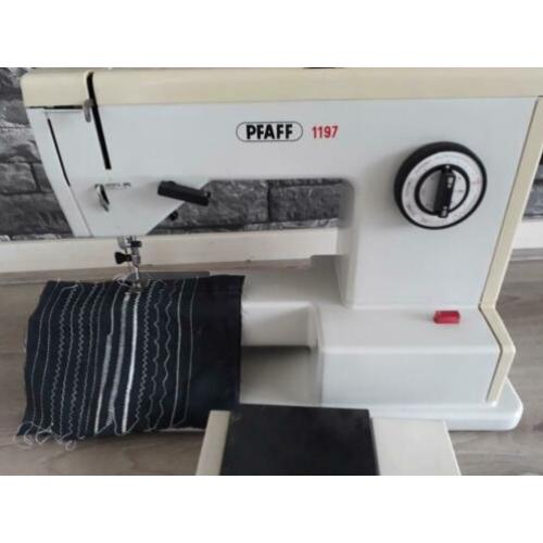 Naaimachine PFAFF 1197 inwerkende goed