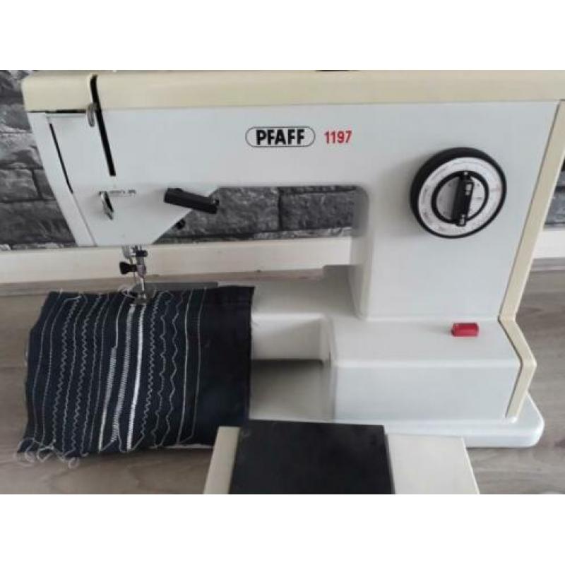 Naaimachine PFAFF 1197 inwerkende goed