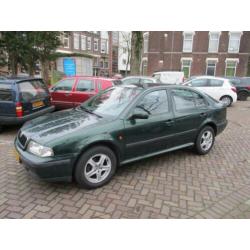 Skoda Octavia 1.6 Ambiente 1 jaar apk