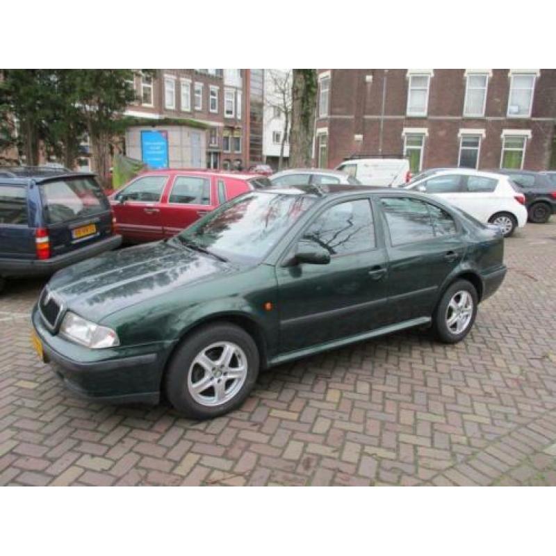Skoda Octavia 1.6 Ambiente 1 jaar apk