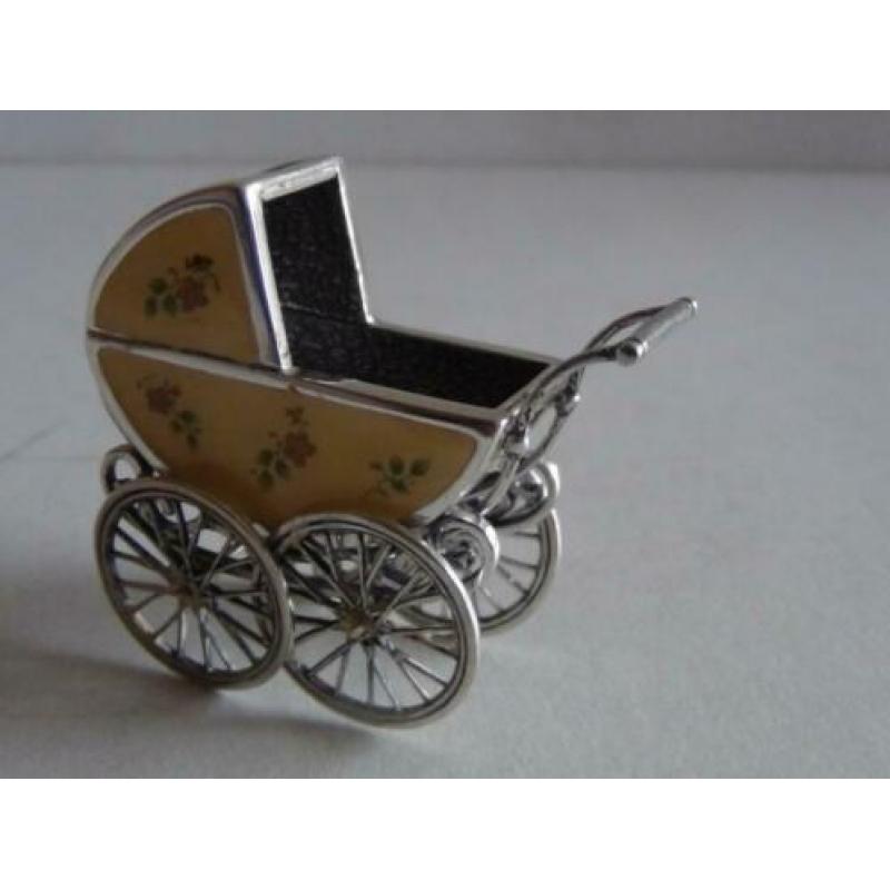 Miniatuur zilver CQ2 grote kinderwagen zilveren miniaturen