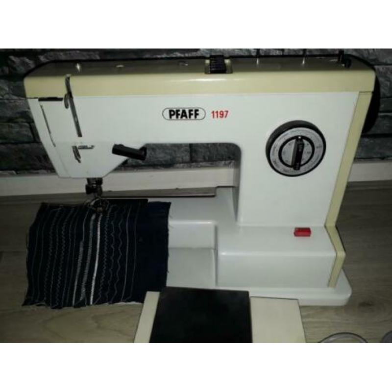 Naaimachine PFAFF 1197 inwerkende goed