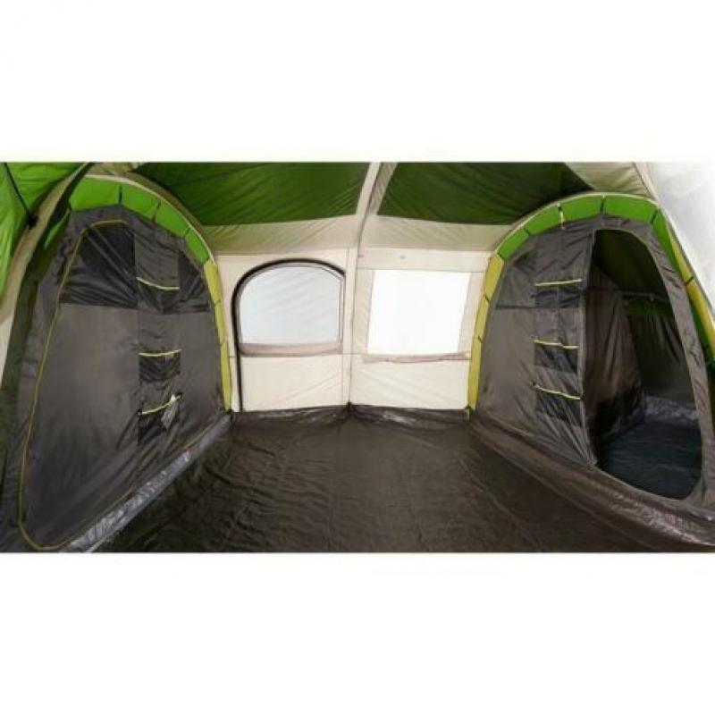 Quechua 8.4 persoons tent.